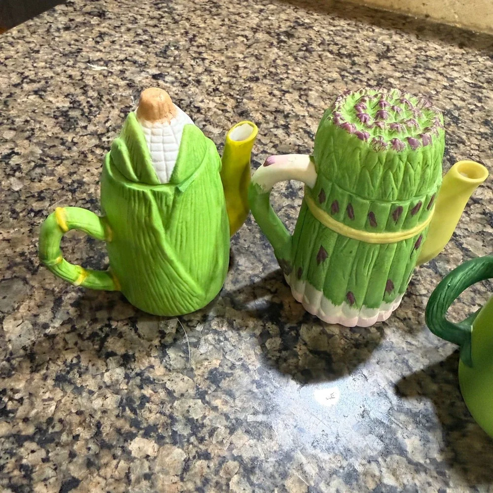 Vintage‎ Style Miniature Ceramic Fruit and Vegetable Teapots Set of 4 Decor
